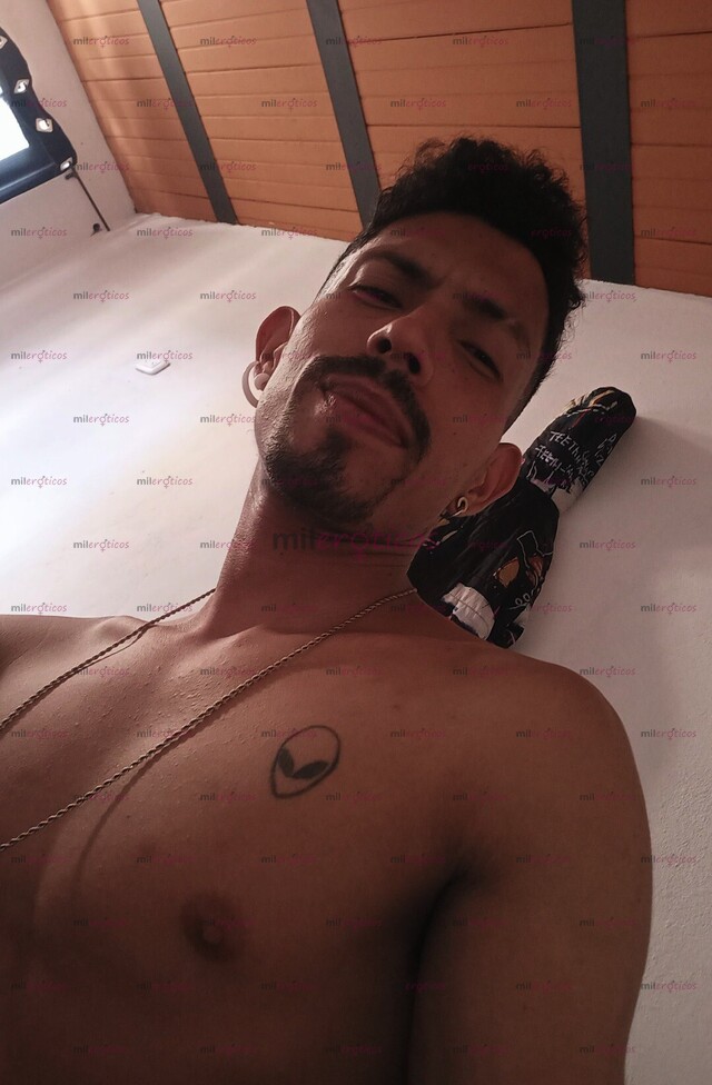 FOTOS DE HOMBRE DE 27 AÑOS CON RICA VERGA DISPUESTO A PASARLA BIEN