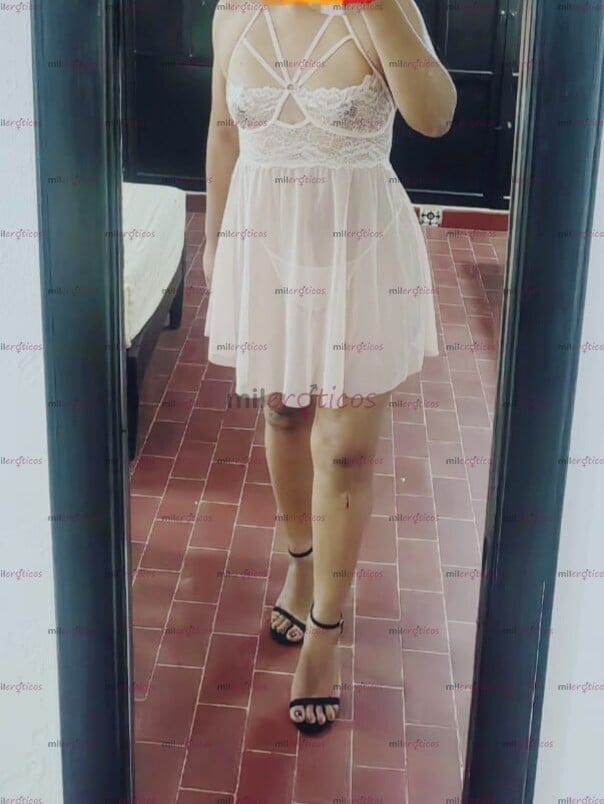 FOTOS DE PUTITA DISPONIBLE Y ANSIOSA DE SACARTE TU LECHITA