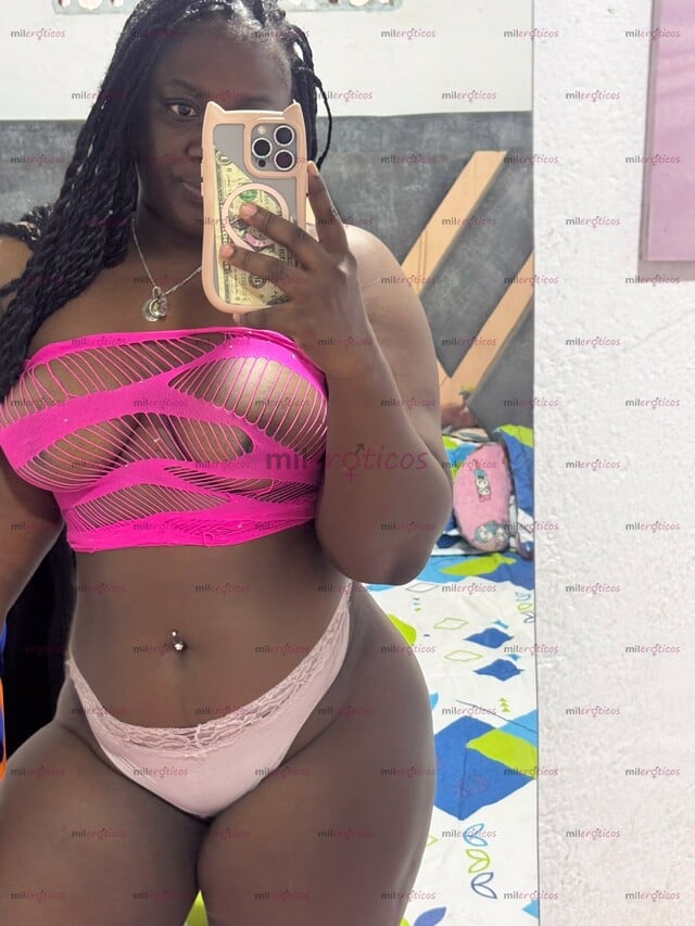 FOTOS DE NEGRA SEXY Y DOMINANTE DISPONIBLE PARA FETICHES AQUI