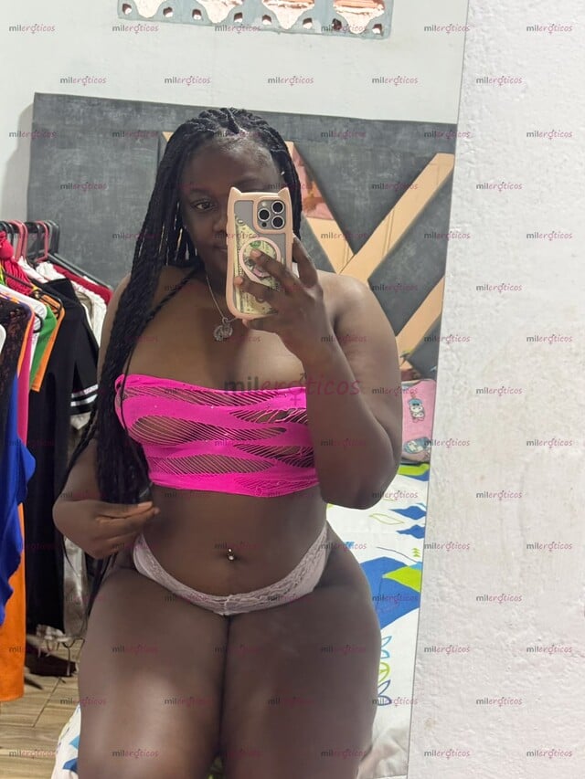 FOTOS DE NEGRA SEXY Y DOMINANTE DISPONIBLE PARA FETICHES AQUI