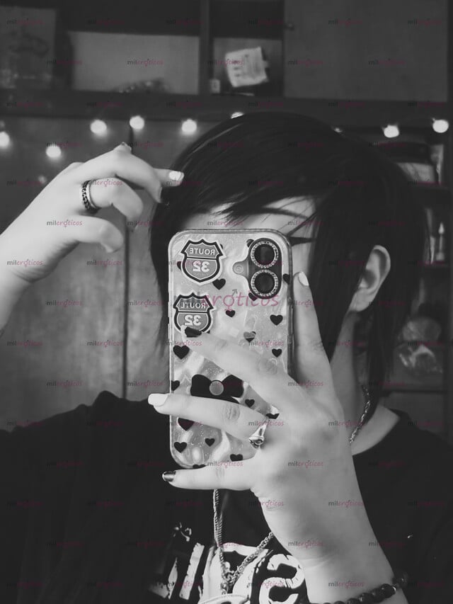 FOTOS DE UNA EMO NALGONA DE MYSPACE LLEGO PARA COMPLACERTE