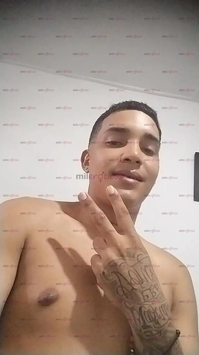 FOTOS DE MORENO EXÓTICO NUEVO EN LA PÁGINA CON GANAS DE MUCHO SEXO ESCRÍBEME
