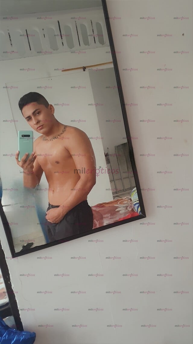 FOTOS DE CHICO HOT PARA TRÍOS DISPUESTO A COMPLACERTE PARA PAREJAS DE MENTE ABIERTA