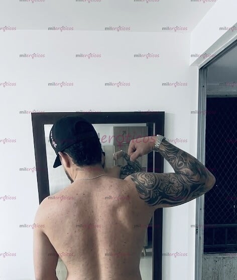 FOTOS DE JOVEN SERIO Y TRABAJADOR BUSCANDO PARCHE SEBASTIÁN: BLANCO, CARISMÁTICO Y