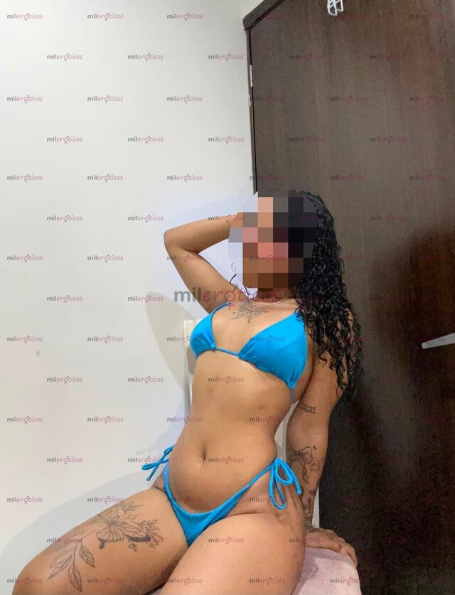 FOTOS DE TATUADA MORENA CRESPITA CARITA HERMOSA MUY JOVEN