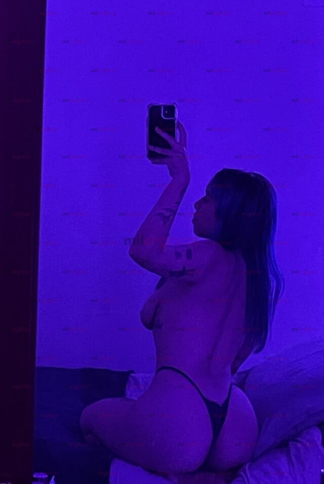 FOTOS DE SOY AURORA; TU VECINA CALIENTE Y TETAS GRANDES CON GANAS DE MASTURBARSE ¿VIENES?