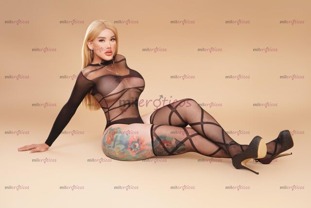 FOTOS DE CLAUDIA CONDE TU DOLL FAVORITA PARA TI QUE TE GUSTA LA VIDA BUENA Y DE LUJO
