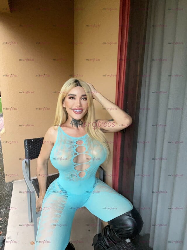 FOTOS DE CLAUDIA CONDE TU DOLL FAVORITA PARA TI QUE TE GUSTA LA VIDA BUENA Y DE LUJO