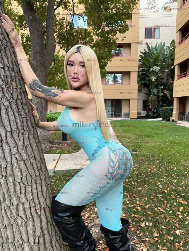 FOTOS DE CLAUDIA CONDE TU DOLL FAVORITA PARA TI QUE TE GUSTA LA VIDA BUENA Y DE LUJO