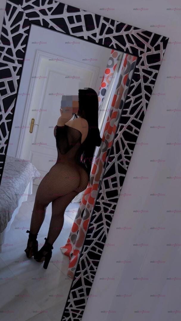 FOTOS DE HERMOSA PELINEGRA DE BELLO ROSTRO Y LINDAS CURVAS