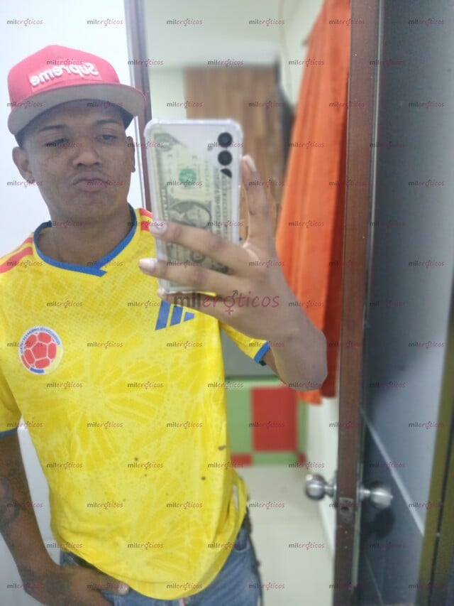 FOTOS DE POLLO VERGON JOVEN LECHERO PARA SACTISFACER TUS CAPRICHOS