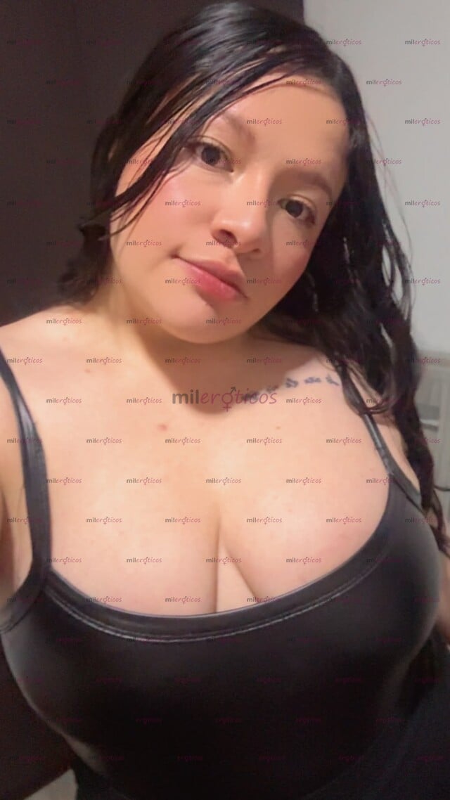 FOTOS DE BLANQUITA Y ESTRECHITA MUY CALIENTE EN LA CAMA