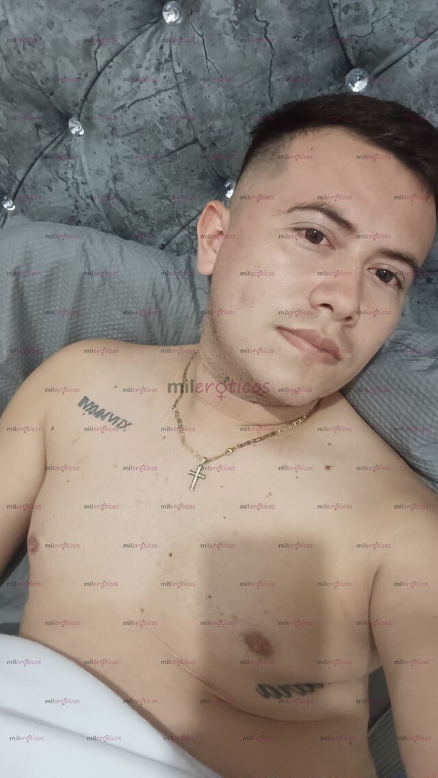 FOTOS DE MUCHO GUSTA ANDRÉS QUIERO DARTE UN BESO SOY CARIÑOSO