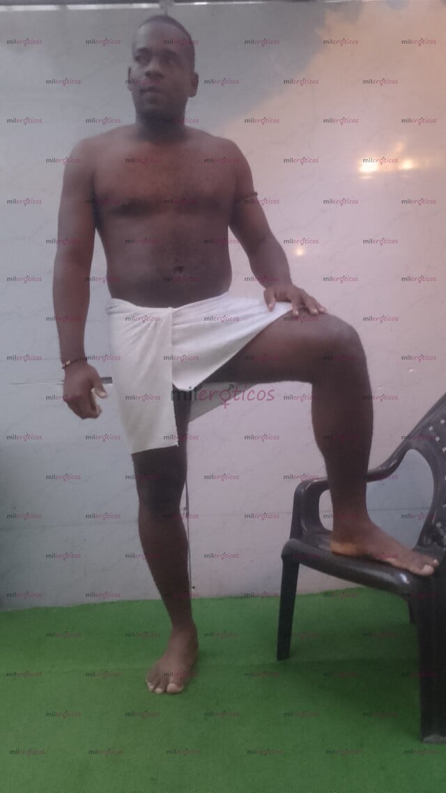 FOTOS DE AFRO MASAJISTA CON GANAS DE LLENARTE DE PLACER Y C