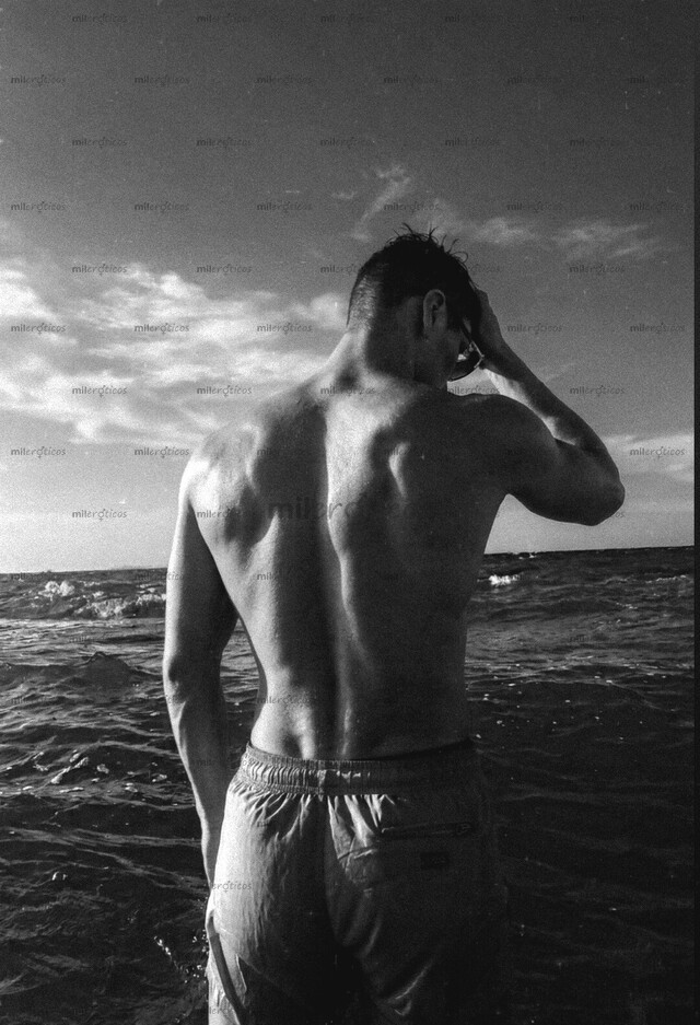 FOTOS DE REGIO DE 20 AÑOS CON CUERPO ATLÉTICO, POCO TIEMPO EN MÉRIDA