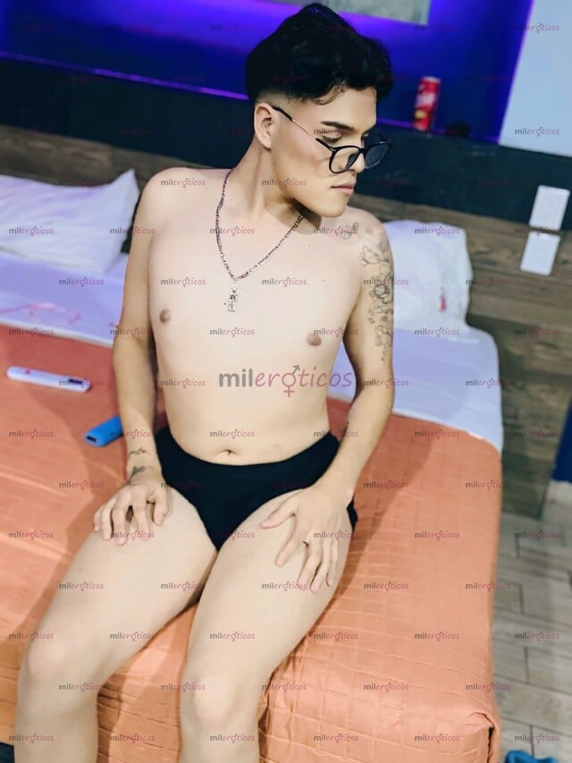 FOTOS DE TWINK GUAPO ,CALIENTE,DOTADO Y NALGONCITO ANÍMATE Y PASEMOLA RICO!