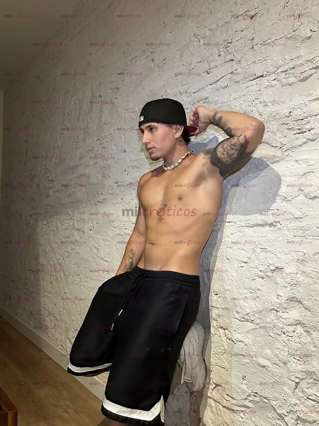 FOTOS DE COSTEÑO MASCULINO DOTADO 20 CM GRUESA CALIENTE