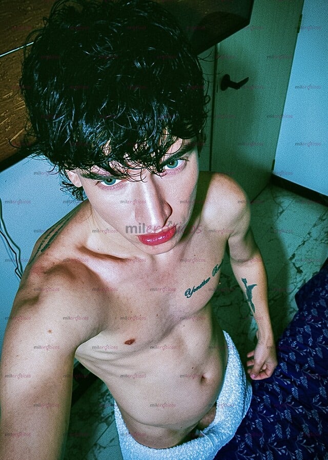FOTOS DE POLLO SERIO DISCRETO. SITIO PRIVADO. VERSÁTIL FETICHISTA. CONTENIDO EXPLÍCITO.