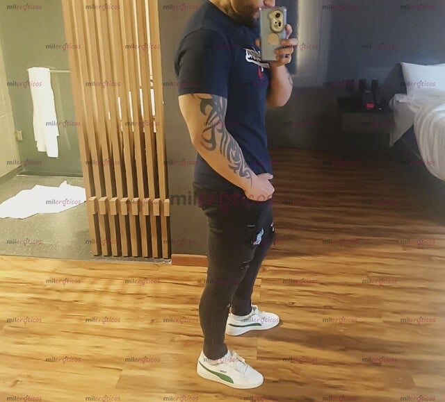 FOTOS DE GIGOLÓ PROFESIONAL CON 21 CM DE PLACER PARA TODAS LAS DAMAS Y TRÍOS