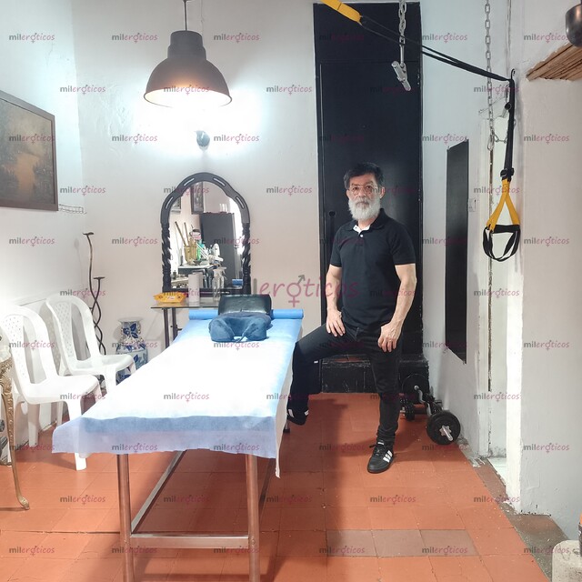 FOTOS DE MASAJISTA PROFESIONAL DE 62 AÑOS VARONIL INDEPENDIENTE BARBA BLANCA ROL PASIVO