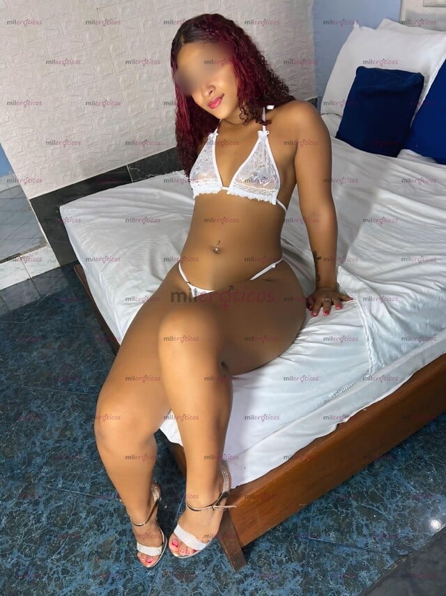 FOTOS DE PAOLA HERMOSA MORENA DE 18 AÑITOS CADERAS Y CURVAS DE INFARTO.
