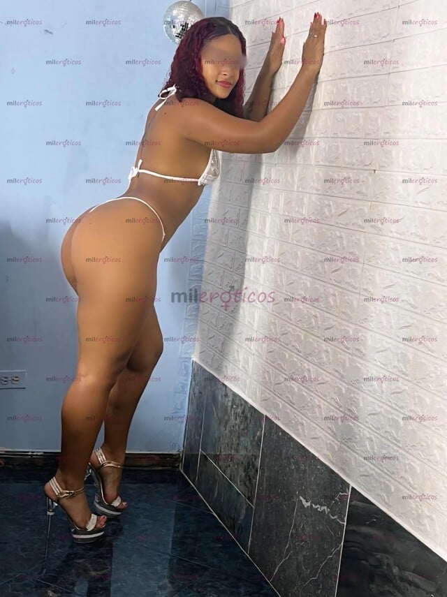FOTOS DE PAOLA HERMOSA MORENA DE 18 AÑITOS CADERAS Y CURVAS DE INFARTO.