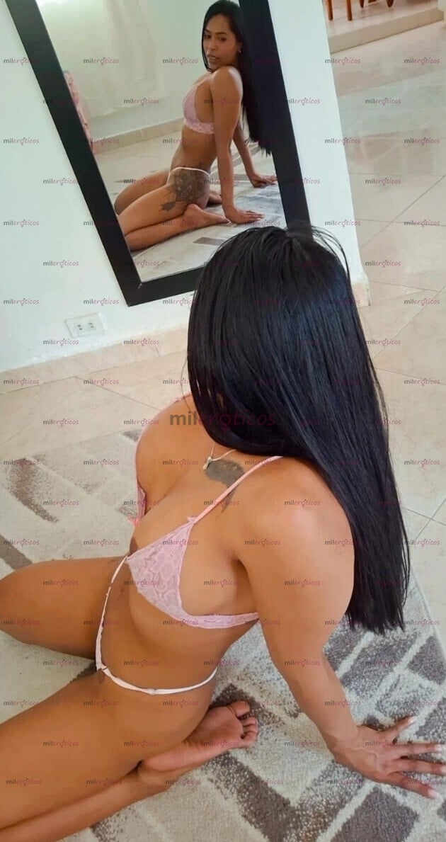 FOTOS DE LINDA MORENITA DE PASO EN LA CIUDAD, CALIENTE Y MORBOSA.
