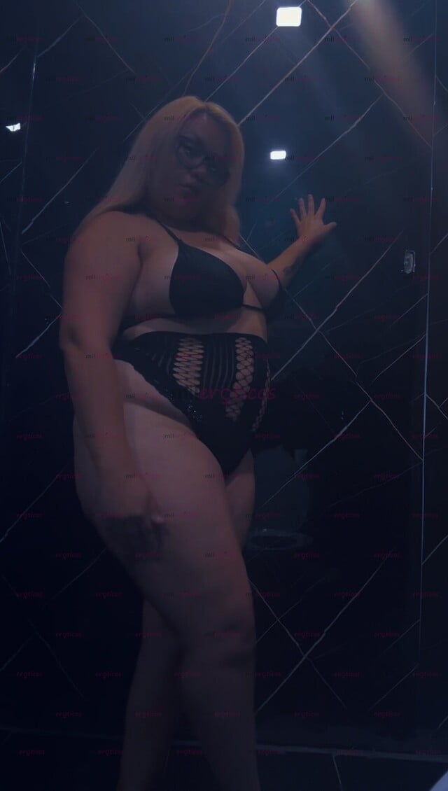 FOTOS DE SOY MELODY CHICA COMPLACIENTE CHICHONA NALGONA RUBIA