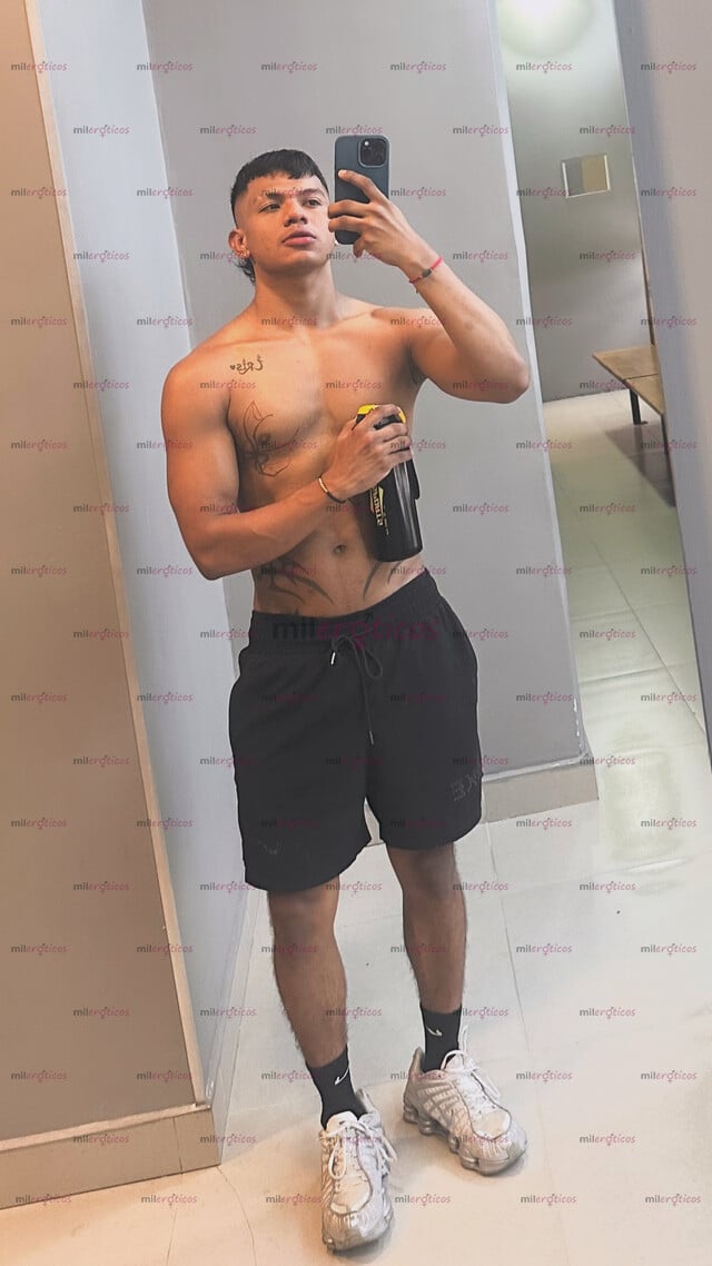 FOTOS DE UNIVERSITARIO, ATRACTIVO Y DE EXCELENTE PRESENCIA. MUY HOT