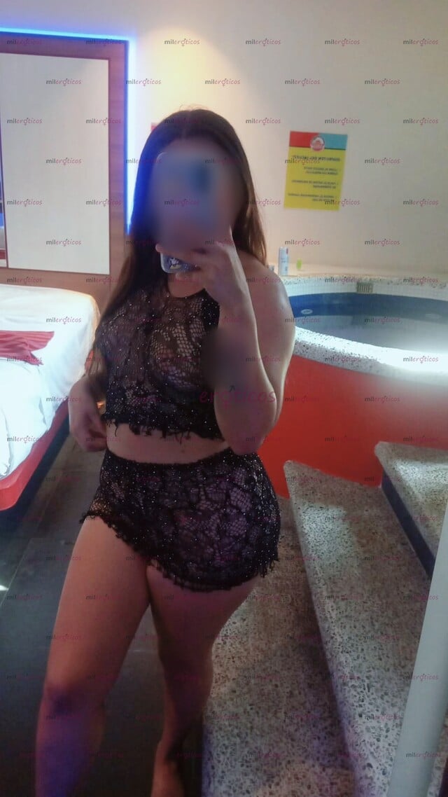 FOTOS DE IMAGÍNAME MONTÁNDOTE RICO CON MIS TETAS REBOTANDO EN TU CARA, ES ASÍ COMO ME GUS