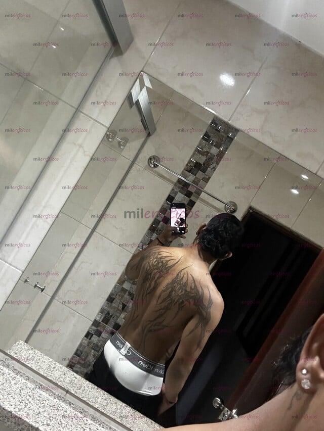 FOTOS DE UNIVERSITARIO, ATRACTIVO Y DE EXCELENTE PRESENCIA. MUY HOT