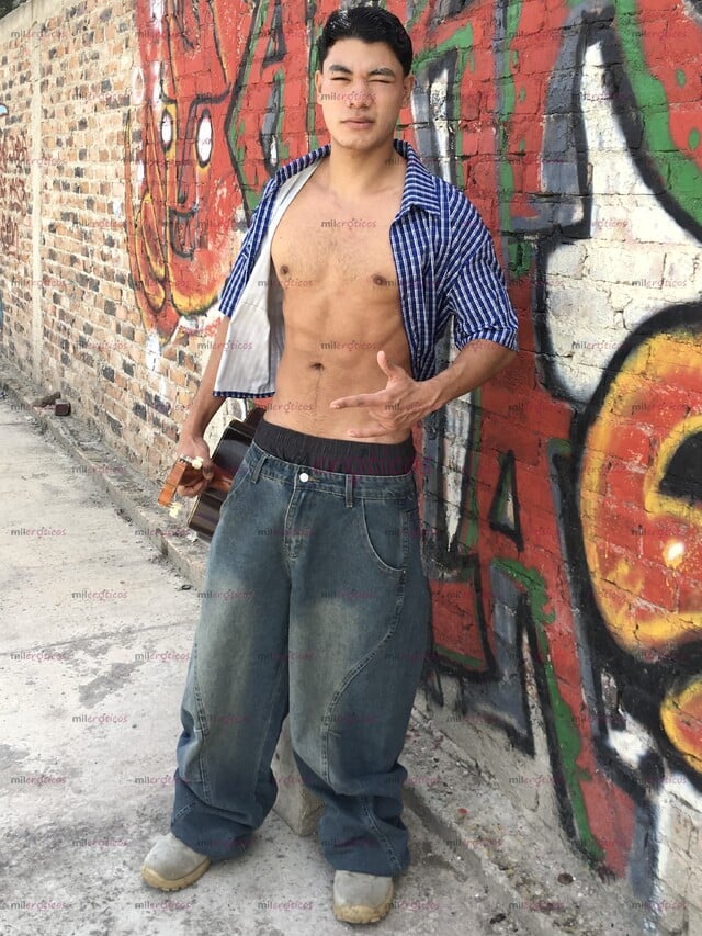 FOTOS DE LIAM REY SENSUALIDAD Y SENSUALIDAD COLOMBIANO