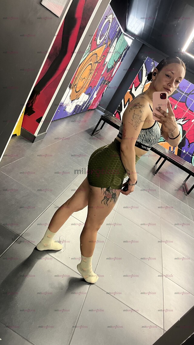 FOTOS DE PELINEGRA CULONA, CUERPO FIT TATUADA, VENTA DE CONTENIDO HOT PERSONALIZADO.