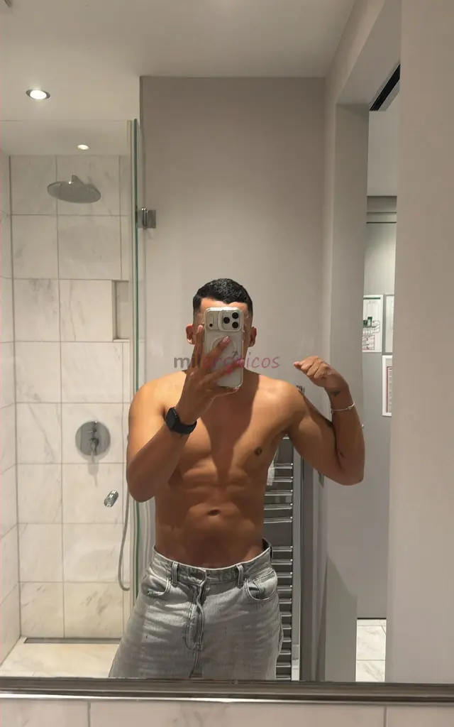 Soy andy colombiano recien llegado a la cuidad de santiago por pocos dia tengo 25 anos soy bastante caliente me va de todo full morboso tengo sitio y...