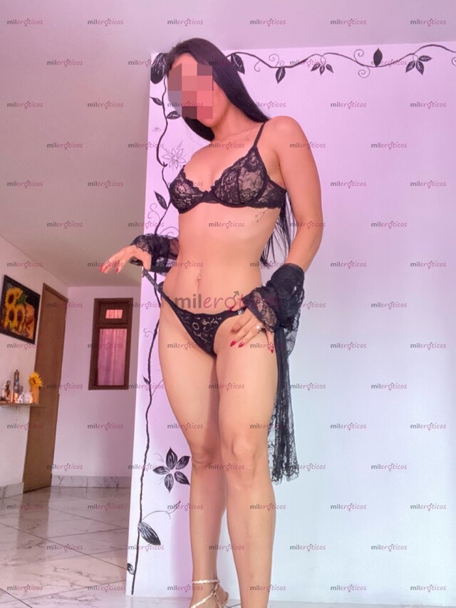 FOTOS DE DELGADA, PAISA, VIP, CABELLO LARGO NEGRO, AMOROSA