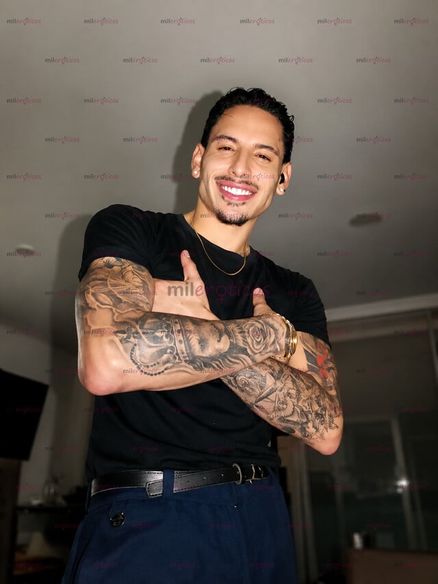 FOTOS DE MASAJISTA ATLÉTICO Y TATUADO EXPERIENCIA EXCLUSIVA Y DISCRETA