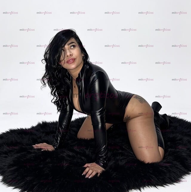 FOTOS DE MIA, UNA CHICA MUY ATRACTIVA, AGRADABLE, VER MI NO SOY MAMONAS EN UNA CHICA MUY