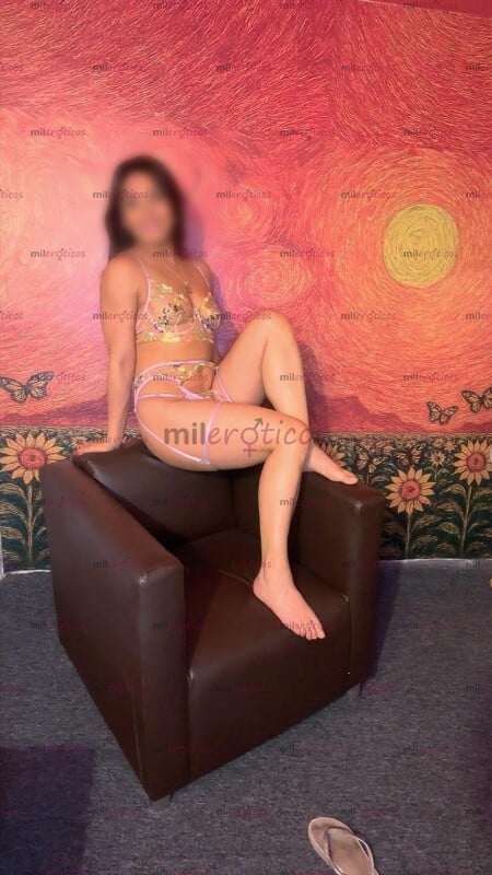 FOTOS DE MASAJE ERÓTICO EN EXCELENTE LUGAR, LIGUERO, MEDIAS Y ZAPATILLAS!!!