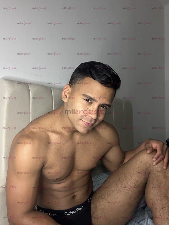 FOTOS DE CHICO VERSÁTIL CON GRAN TRASERO ,DIVERTIDO , MORBOSO ,PERVERTIDO Y CALIENTE
