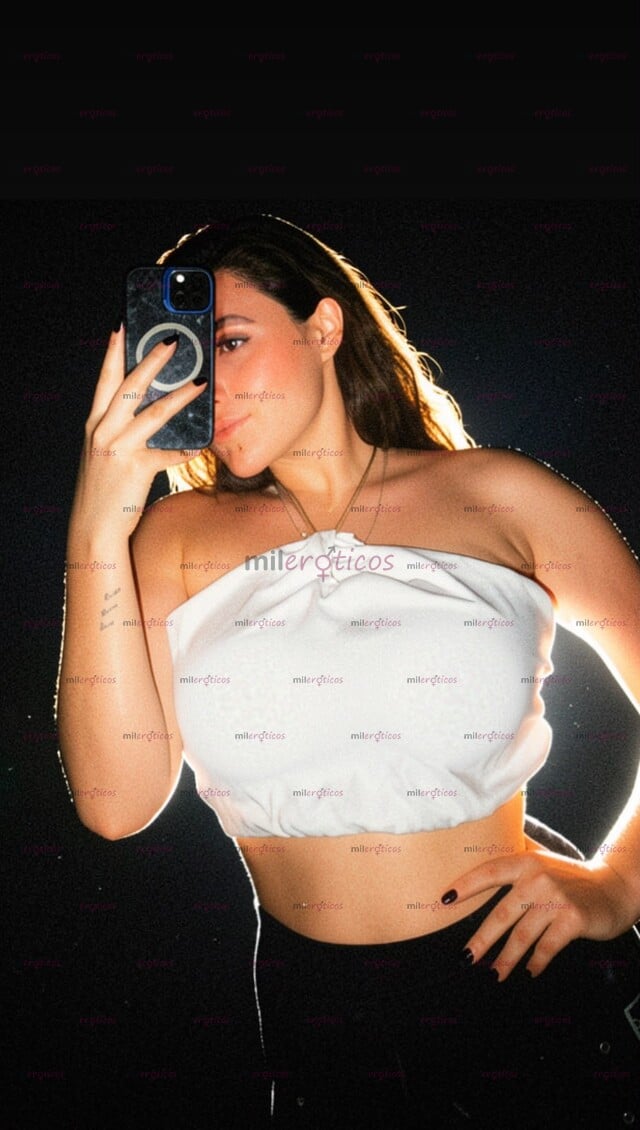 FOTOS DE HERMOSA COLOMBIANA DE MEDELLÍN, CUERPO NATURAL Y SENOS DE INFARTO