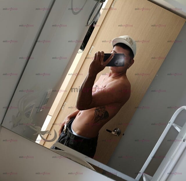 FOTOS DE JOVEN VARONIL CON23 AÑOS DE EDAD MUY RELAJADO