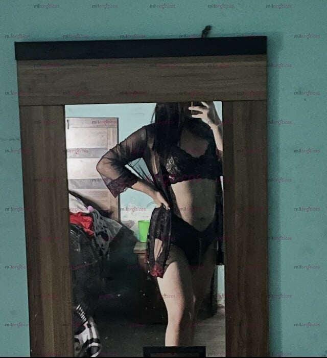 FOTOS DE CRISTAL 20 AÑOS, RELLENITA , FEMENINA Y CALIENTE