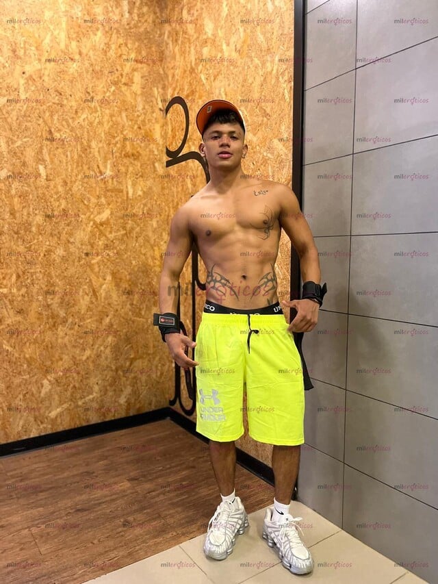 FOTOS DE HOLA MI NOMBRE ES MATÍAS , CHICO VERSÁTIL DE 22 AÑOS , DEPORTISTA Y BIEN CUIDADO