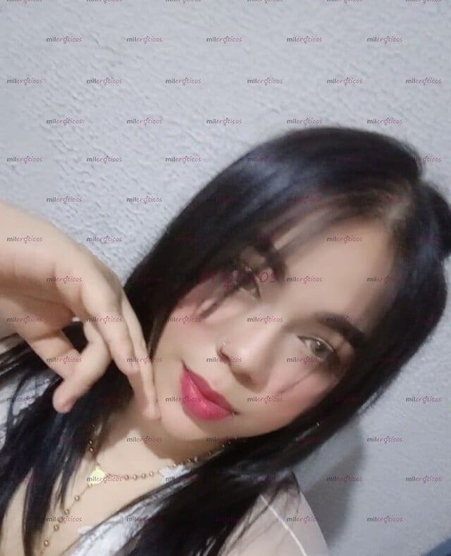 FOTOS DE MIS PAPÁS NO ESTÁN EN LA CASA VEN Y ME HACES EL AMOR RICO
