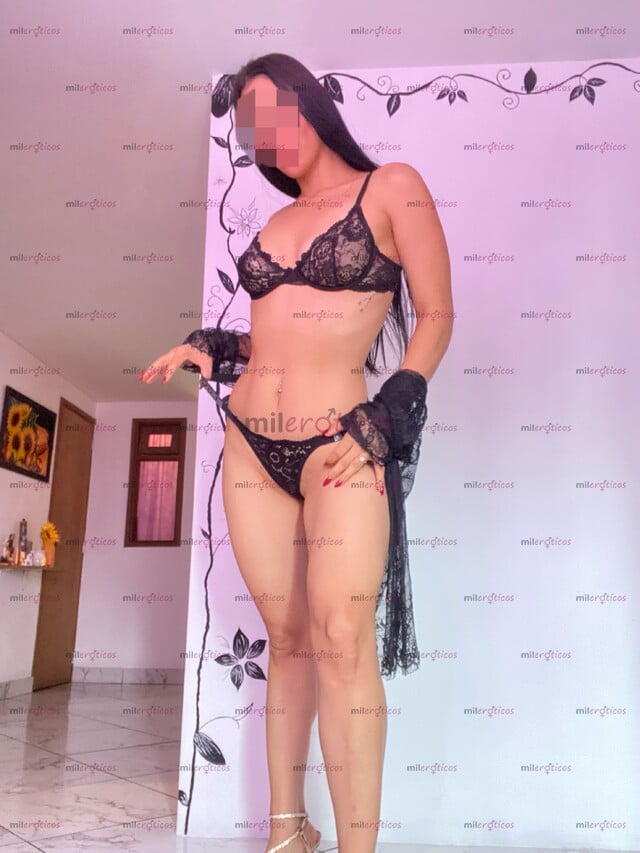 FOTOS DE DELGADA, PAISA, VIP, PIEL TRIGUEÑA, CABELLO LARGO NEGRO, AMOROSA
