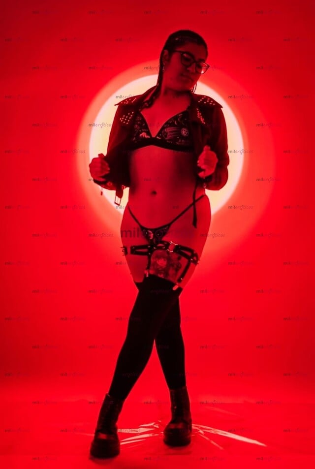 FOTOS DE CAMILA EXTROVERTIDA Y SENSUAL PARA CABALLEROS EXIGENTES Y DE BUEN GUSTO