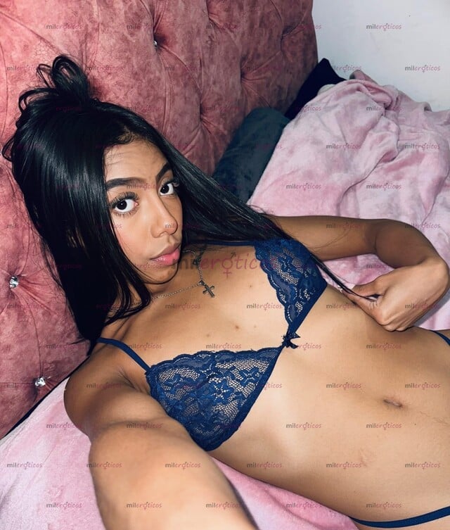 FOTOS DE MORENITA DESEABLE, DISFRUTA DE ESTA LINDA FLACA TALLADORA SEXO Y PLACER