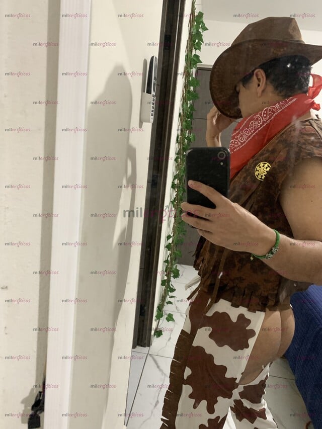 FOTOS DE PUTITA CALIENTE SUMISA CON GANAS DE MAMAR VERGA