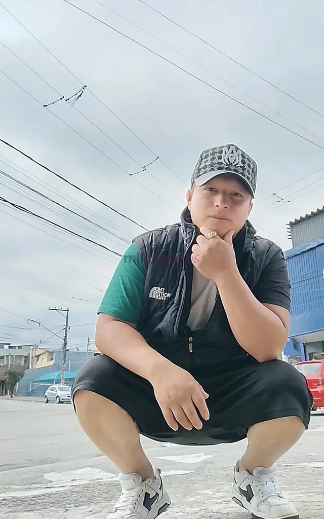 Ola sou o sebastian da colombia estou pronto para agradar as lindas mulheres de guarulhos sou um rapaz de 22 anos pronto para satisfazer todos os seus...