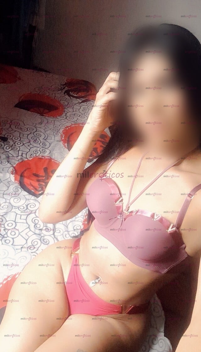 FOTOS DE HERMOSA MORENA RECIEN LLEGADA PARA COMPLACERTE BIEN RICO CON TODO